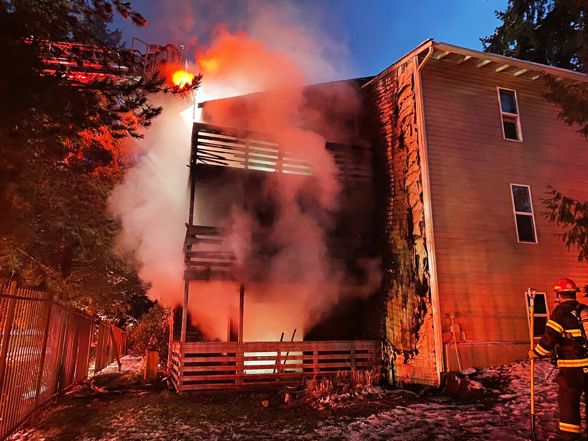 Kent firefighters extinguish house, apartment fires