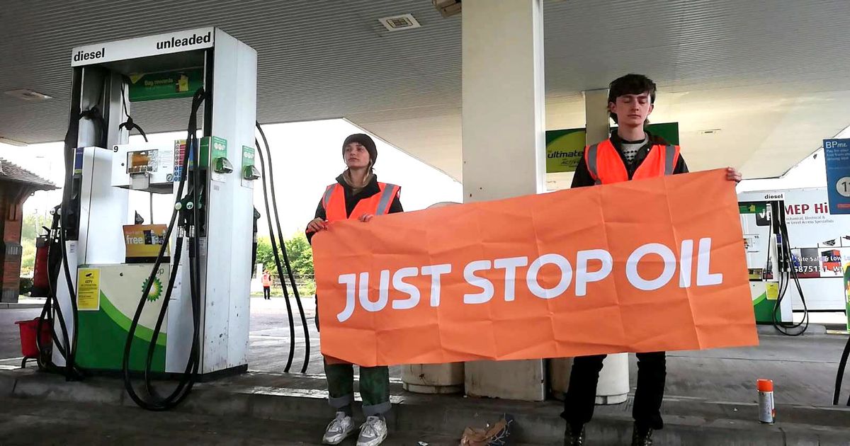 Just Stop Oil protesters block M25 Clacket Lane Services during rush hour